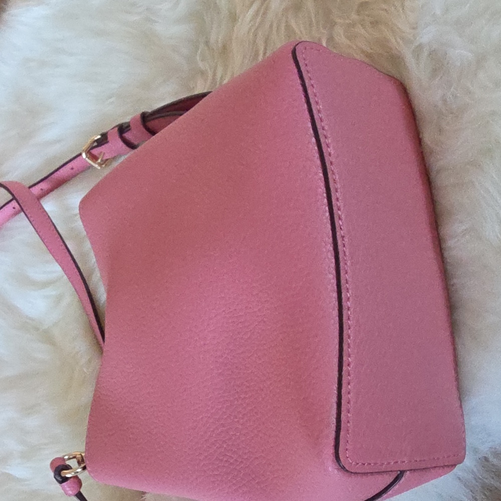 Gorgeous NWOT Coach Mini Town Bubblegum Pink Leather Bucket Crossbody Bag  💗🎁 - Picture 8 of 16